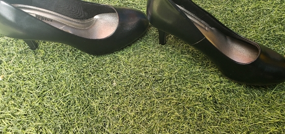 Shoes - Picture 1 of 3